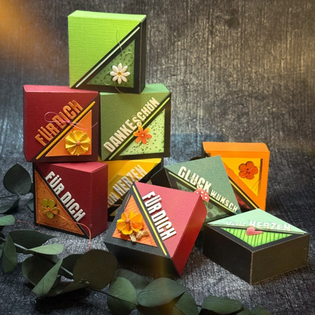 Stanze Quadratische Box mit Dreieckshülle/ Klein